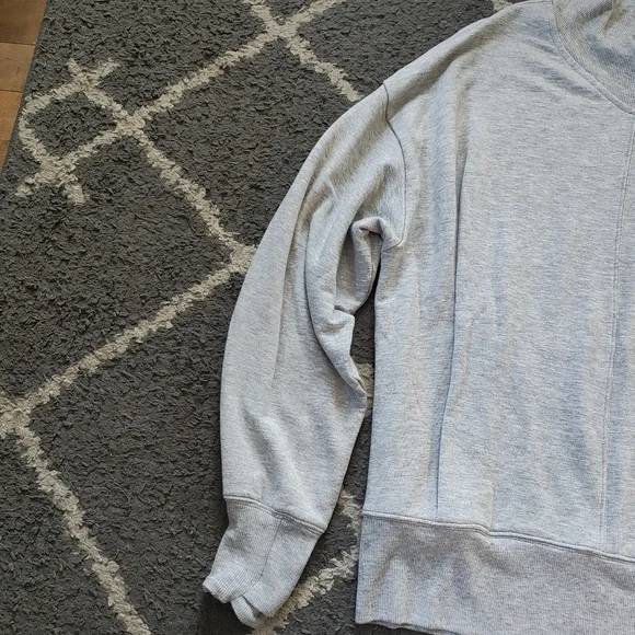 Athleta Women's Apollo Crewneck Sweatshirt Athletic Grey Soft Small Petite - Picture 6 of 14